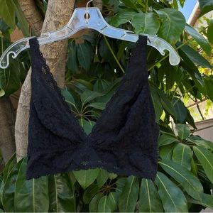 Wacoal black mesh bra! Super cute and comfy! No underwire.